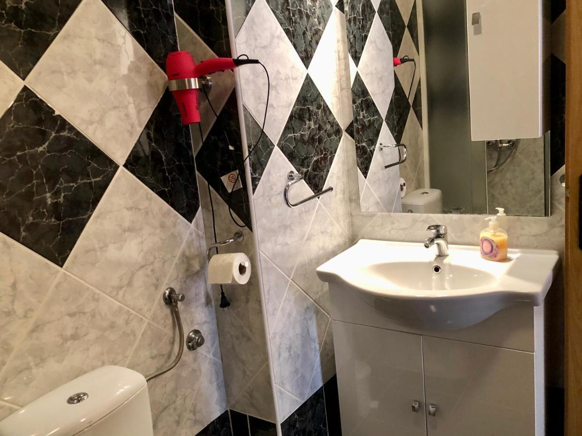 Apartments Pine & Oak With Shared Seasonal Hot Tub Privlaka  Eksteriør bilde